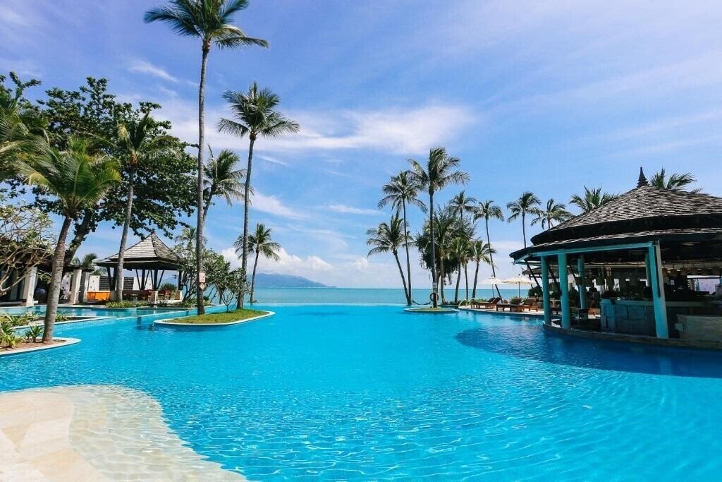 Фото Melati Beach Resort & SPA 5*