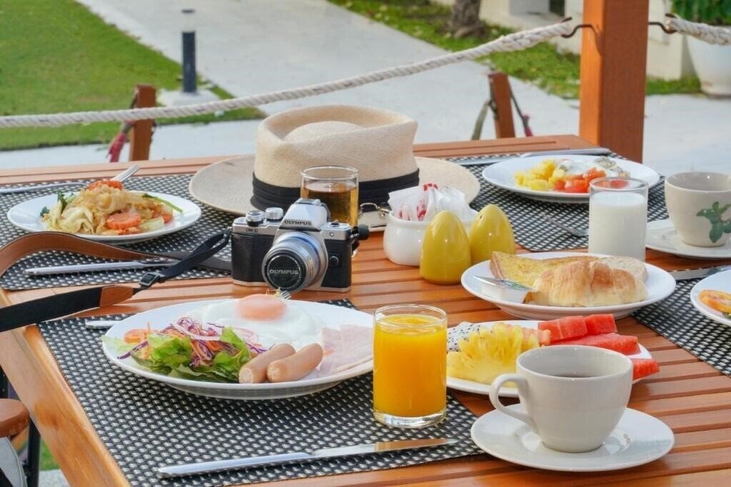 Картинка The Briza Beach Resort and Spa 4*