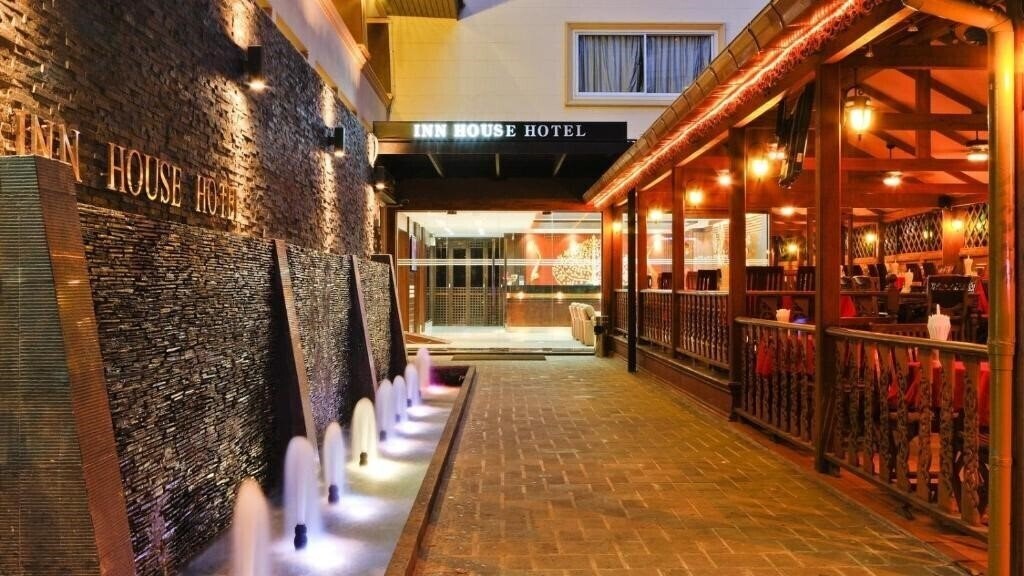 Отель Inn House 3*