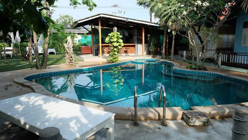 Deeden Pattaya Resort 2* суреті