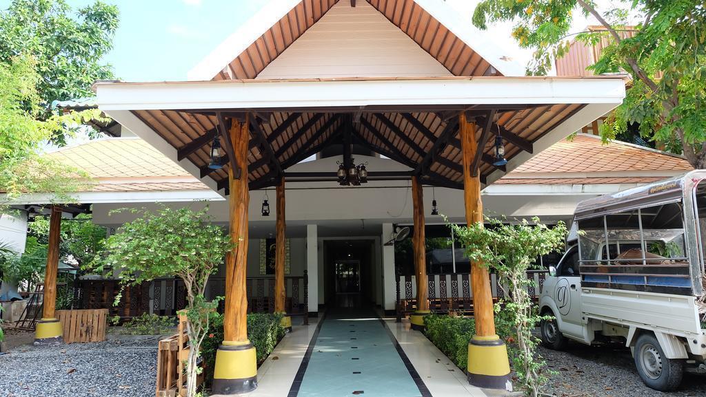 Deeden Pattaya Resort 2* суреті