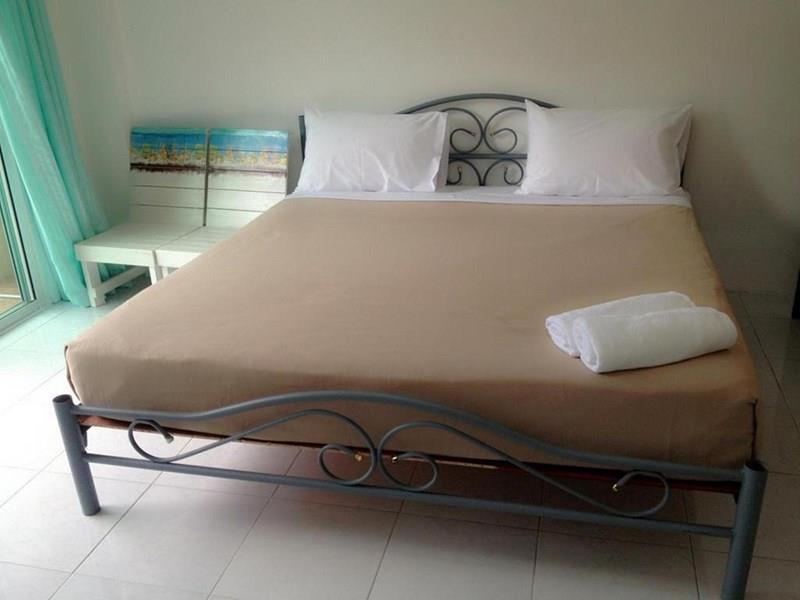 Beach House Pattaya 2* суреті