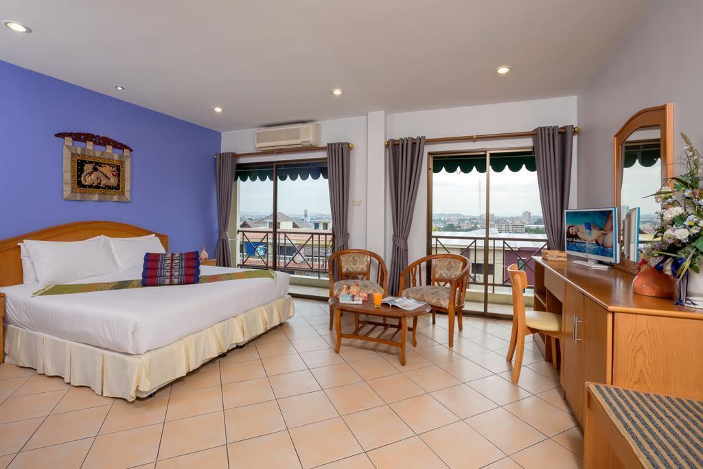 Отель Seven Oaks Inn 2*