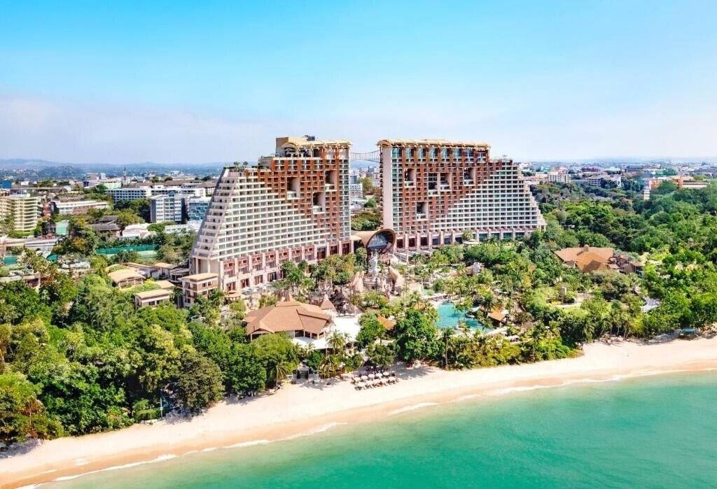 Отель Centara Grand Mirage Beach Resort 5*