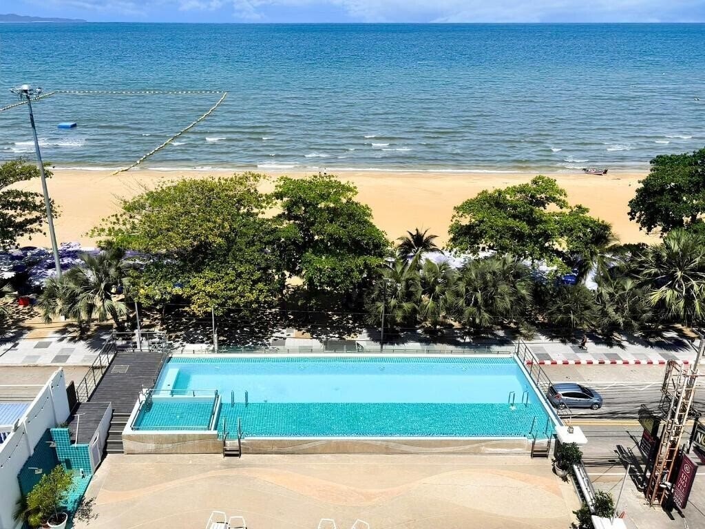 Отель Jomtien Hisotel 3*