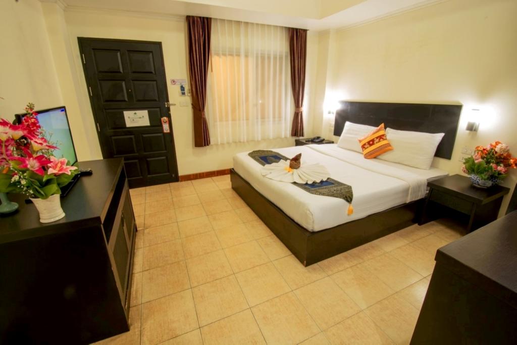 Отель Boss Suites Pattaya Hotel 3*