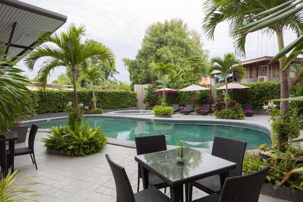 Golden Tulip Essential Pattaya 3* фотосуреті