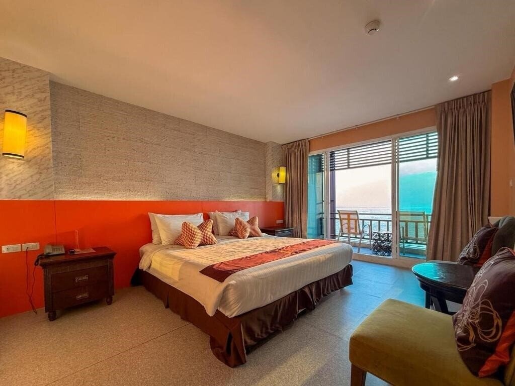 Отель Seaside Jomtien Beach 3*