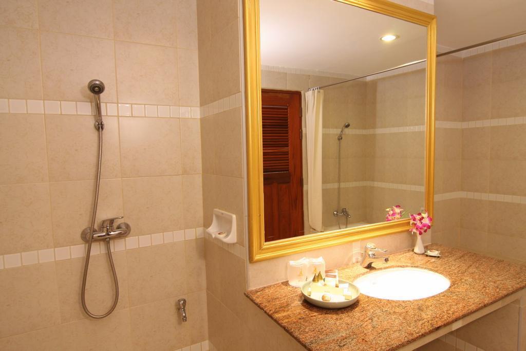 Отель Eastiny Place Hotel 3*