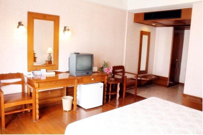 Naclua Beach Resort 3* фотосуреті