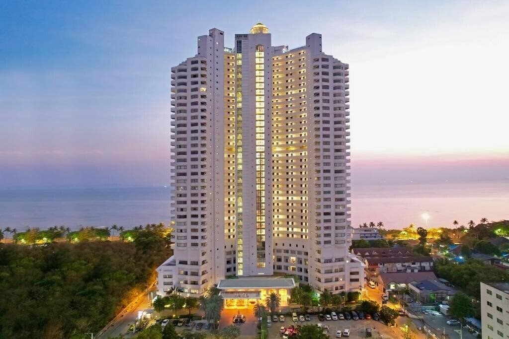 D Varee Jomtien Beach Pattaya (ex. Furama Jomtien Beach) 4* қонақ үйі