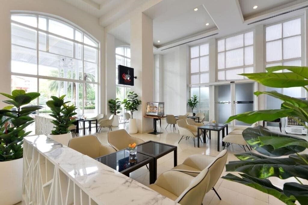 D Varee Jomtien Beach Pattaya (ex. Furama Jomtien Beach) 4* суреті