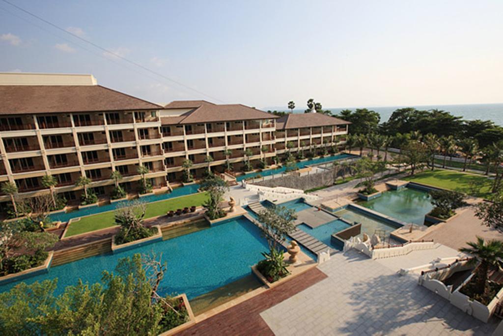 Отель Heritage Pattaya Beach Resort (ex. Grand Heritage Beach Resort & Spa) 4*
