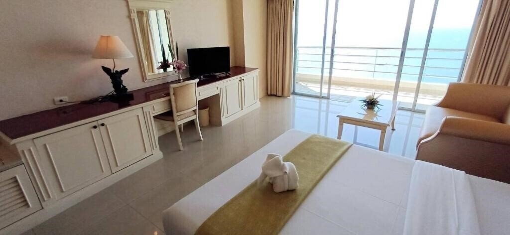 Adriatic Palace Pattaya 4* суреті