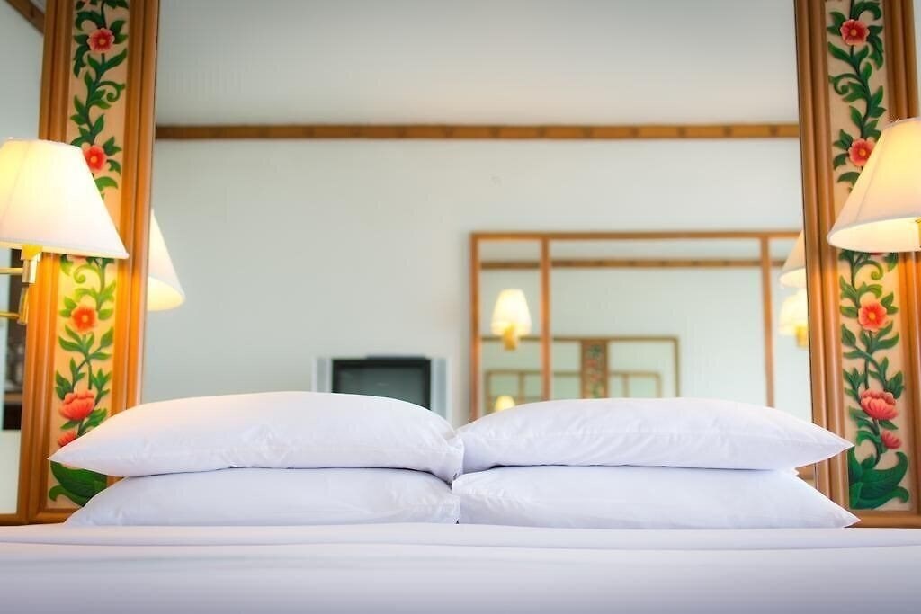 The Montien Hotel 4* суреті