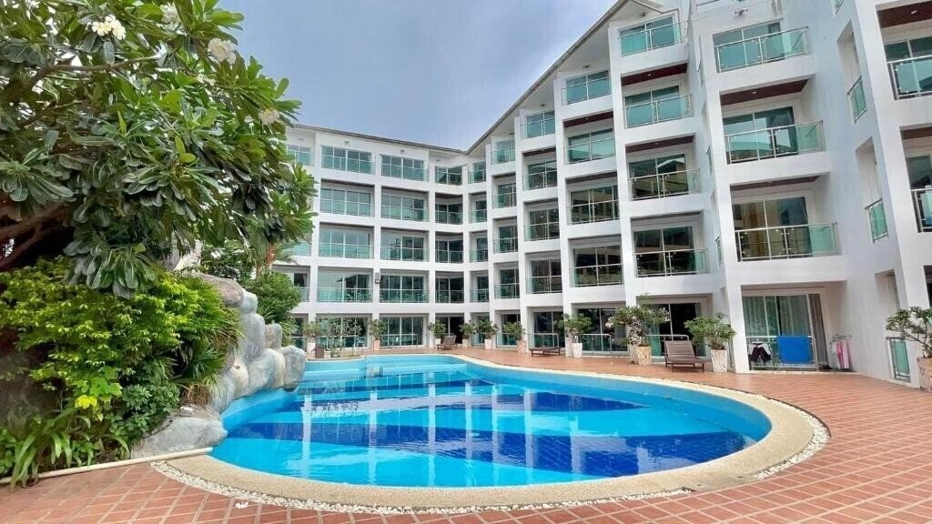 Dragon Beach Hotel Pattaya Main Wing 3* қонақ үйі