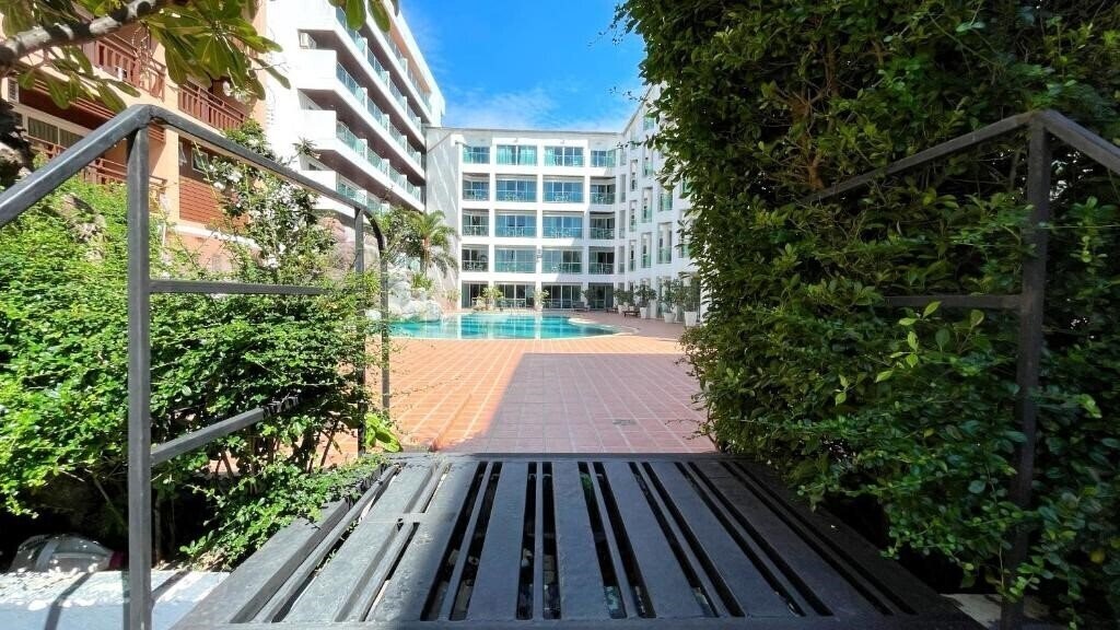 Dragon Beach Hotel Pattaya Main Wing 3* фотосуреті