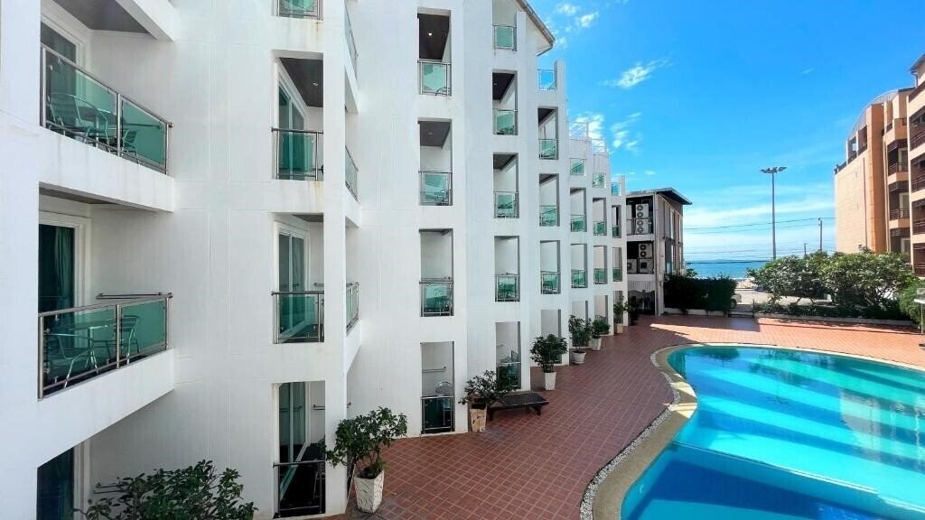 Dragon Beach Hotel Pattaya Main Wing 3* суреті