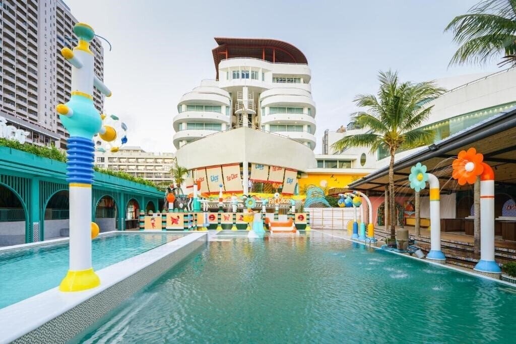 A-One The Royal Cruise Hotel Pattaya 4* қонақ үйі