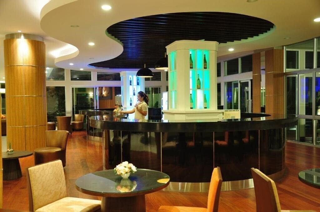 August Suites 3* фотосуреті