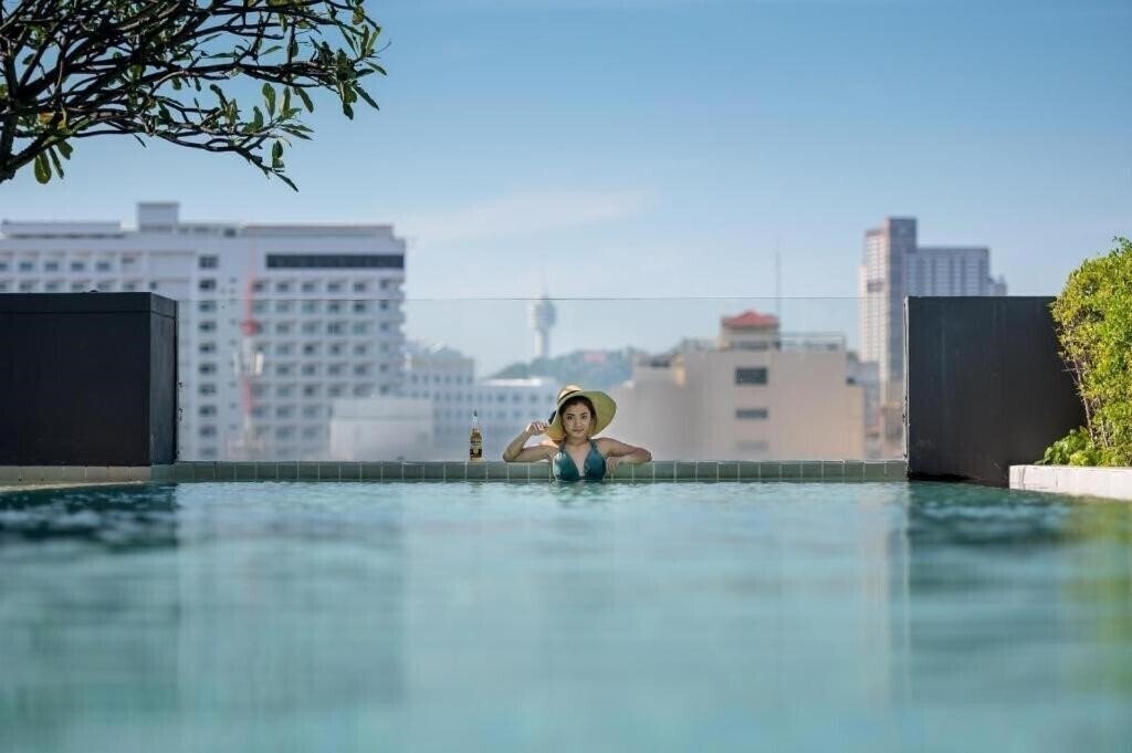 PAGE 10 HOTEL 4* қонақ үйі