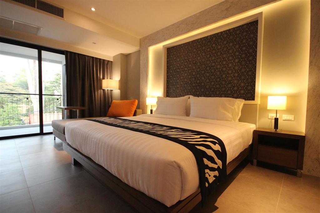 Season Five Hotel 4* қонақ үйі