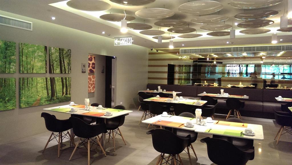 Season Five Hotel 4* суреті