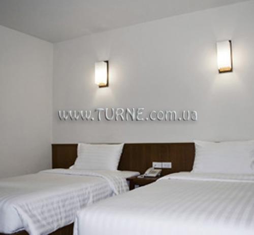 Chaiyaperuek Suites 3* суреті