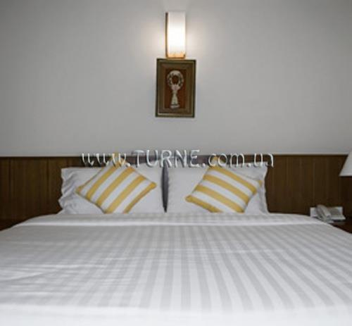 Chaiyaperuek Suites 3* фотосуреті