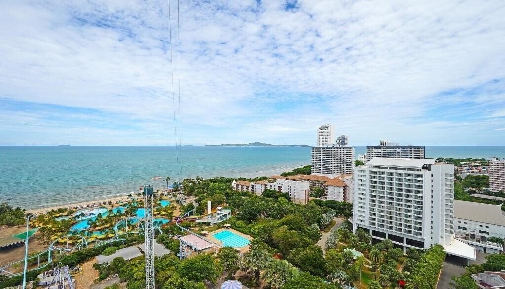 Pattaya Park Beach Resort 3* фотосуреті