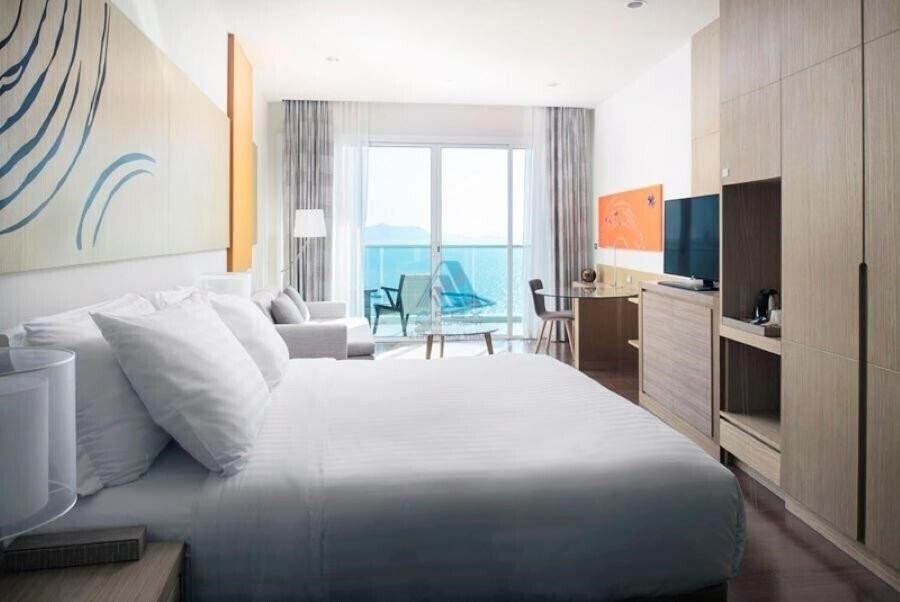 White Sand Beach Residences 4* қонақ үйі