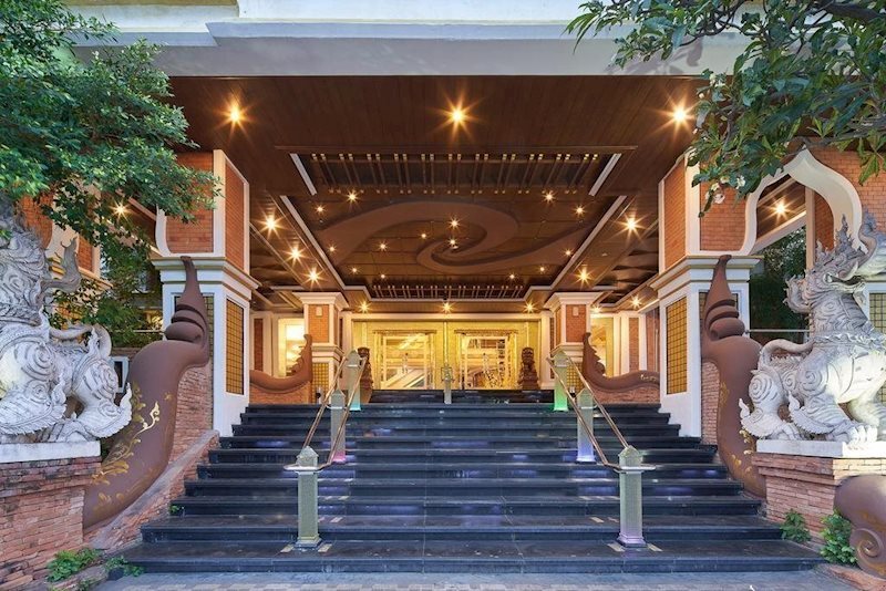 Floral Hotel Dolphin Circle Pattaya 4* қонақ үйі