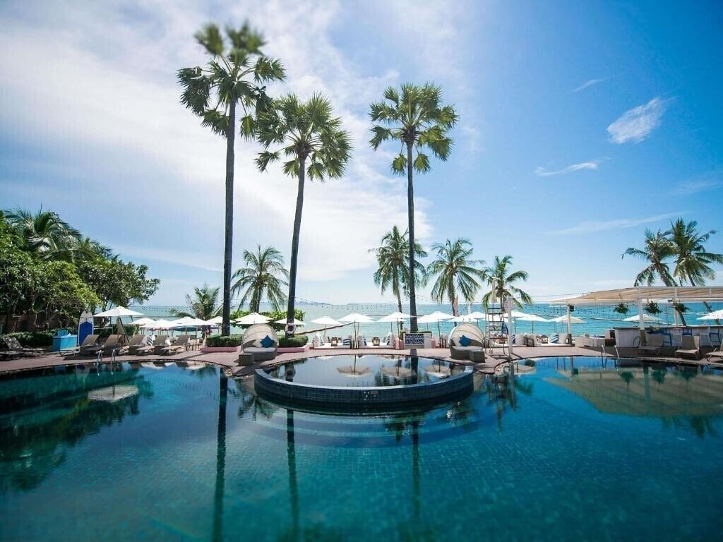 Отель Pullman Pattaya Hotel G 5*
