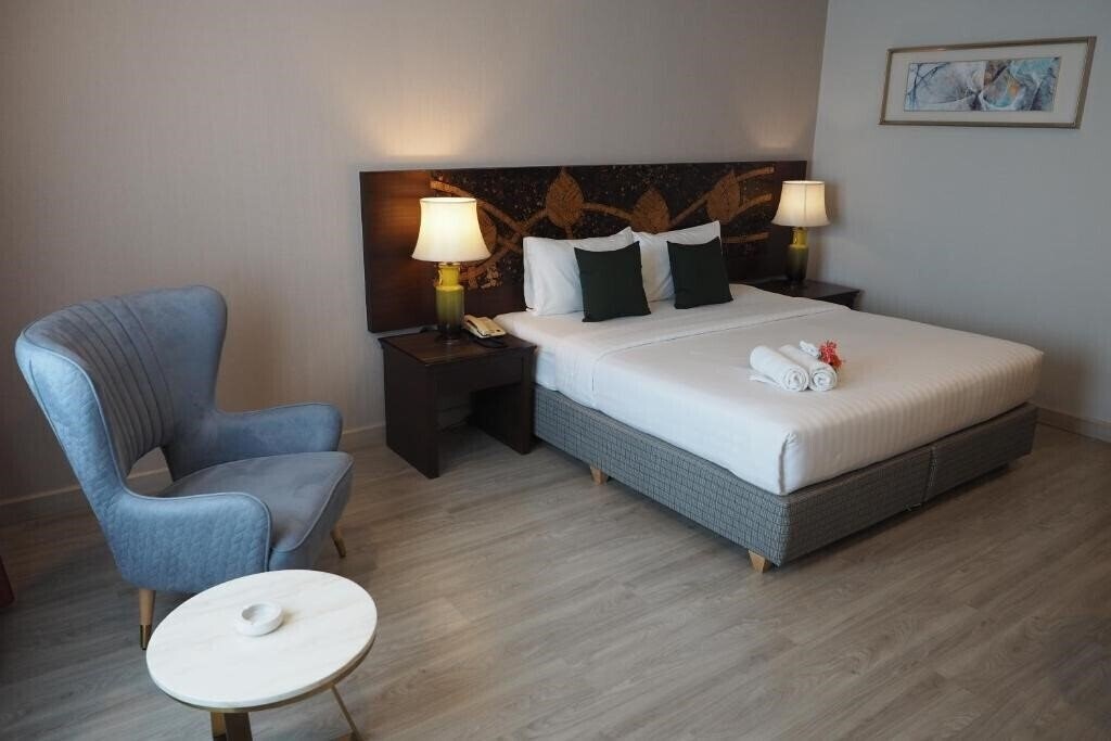 Фото Empress Pattaya Hotel 2*