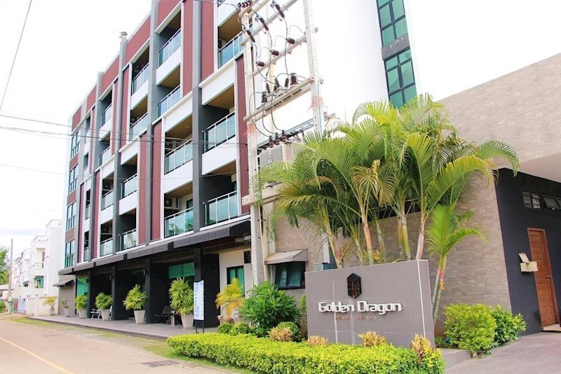 Golden Dragon Beach Pattaya 4* фотосуреті