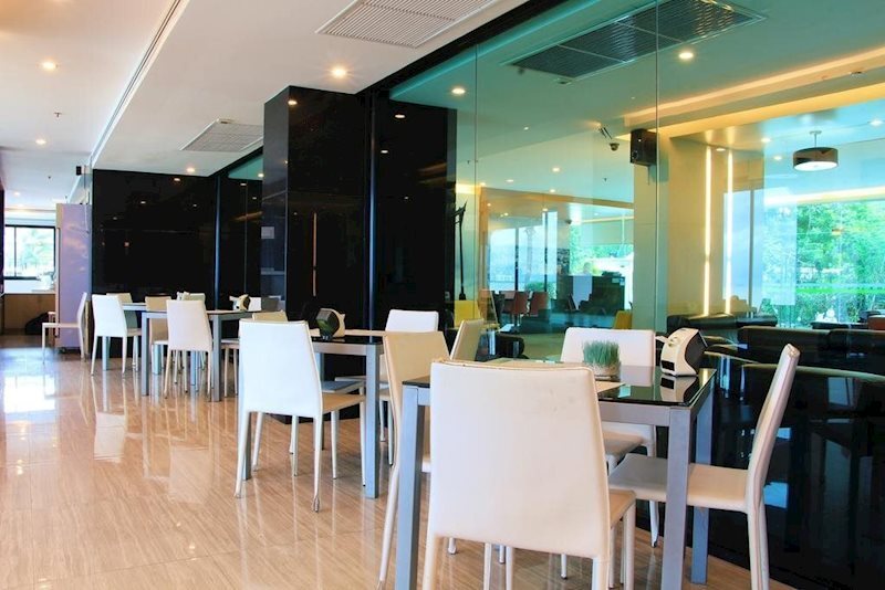 Golden Dragon Beach Pattaya 4* суреті