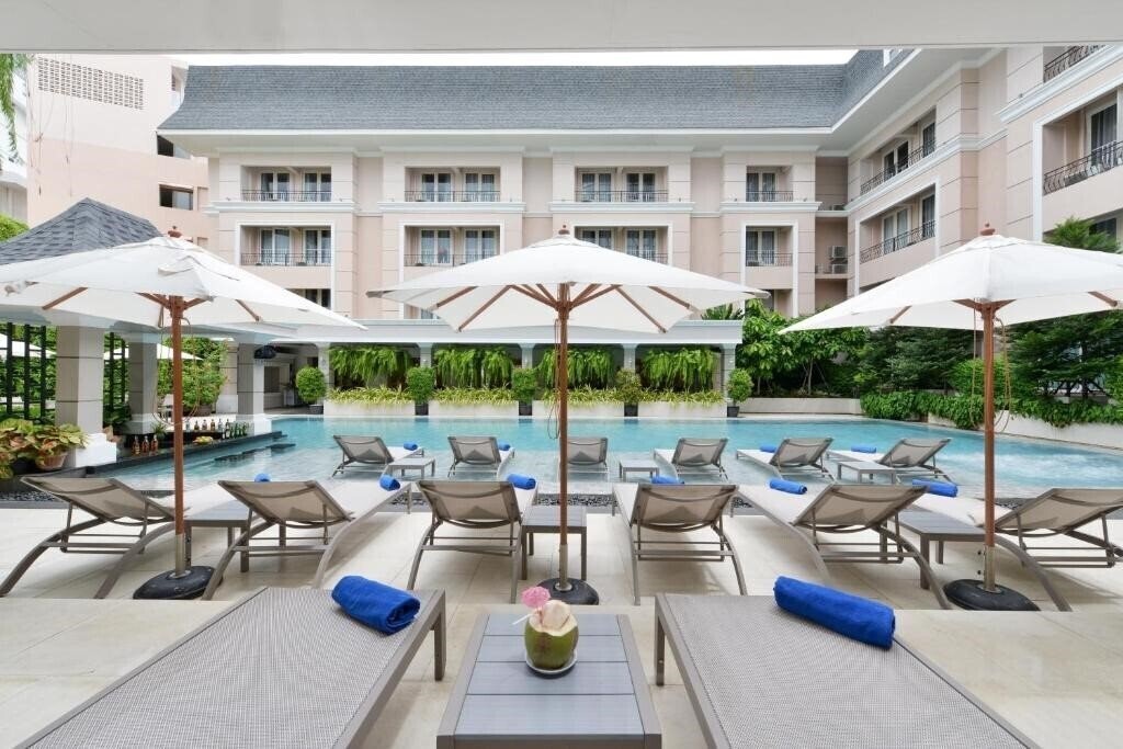 The Beverly Hotel Pattaya 3* суреті