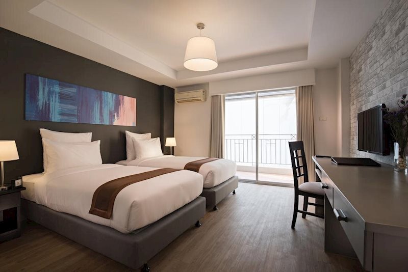 Oakwood Hotel Journeyhub Pattaya 4* суреті