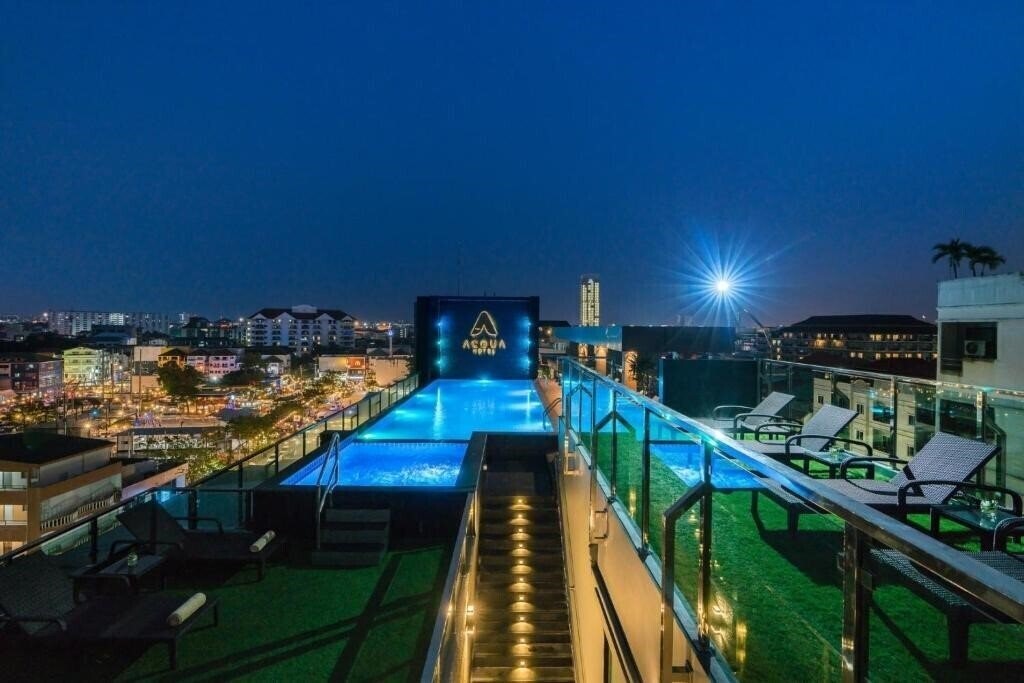 Отель Acqua Hotel Pattaya **** 4*