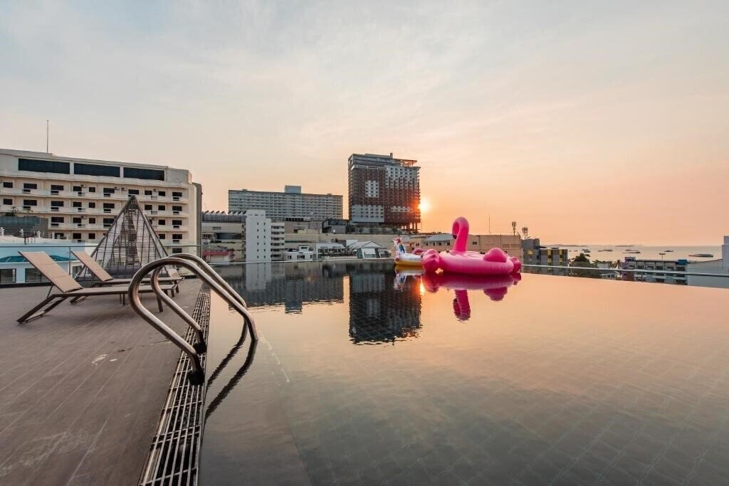 Blackwoods Hotel Pattaya 5* қонақ үйі