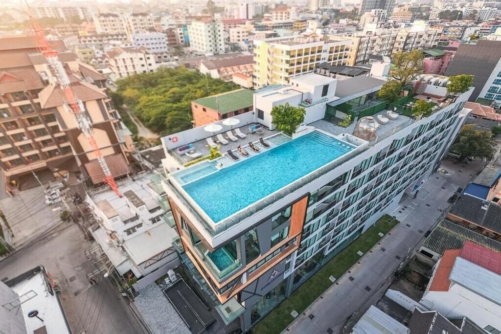 Отель Amethyst Hotel Pattaya 4*