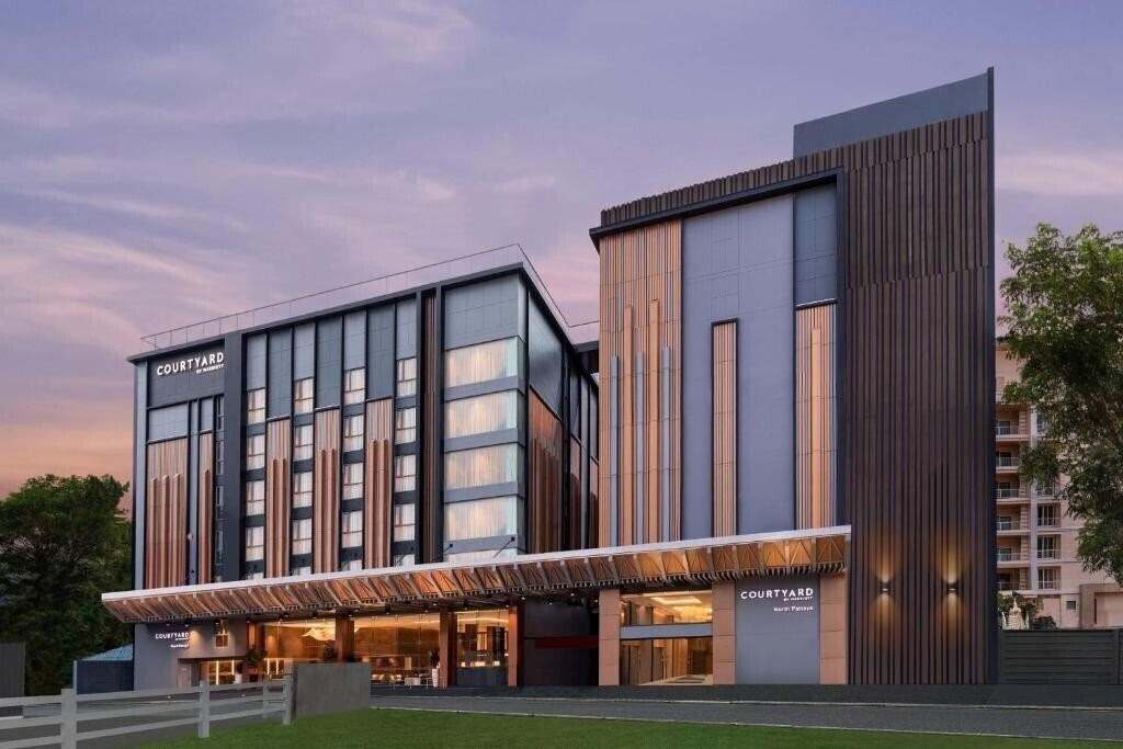 Courtyard By Marriott North Pattaya 4* қонақ үйі