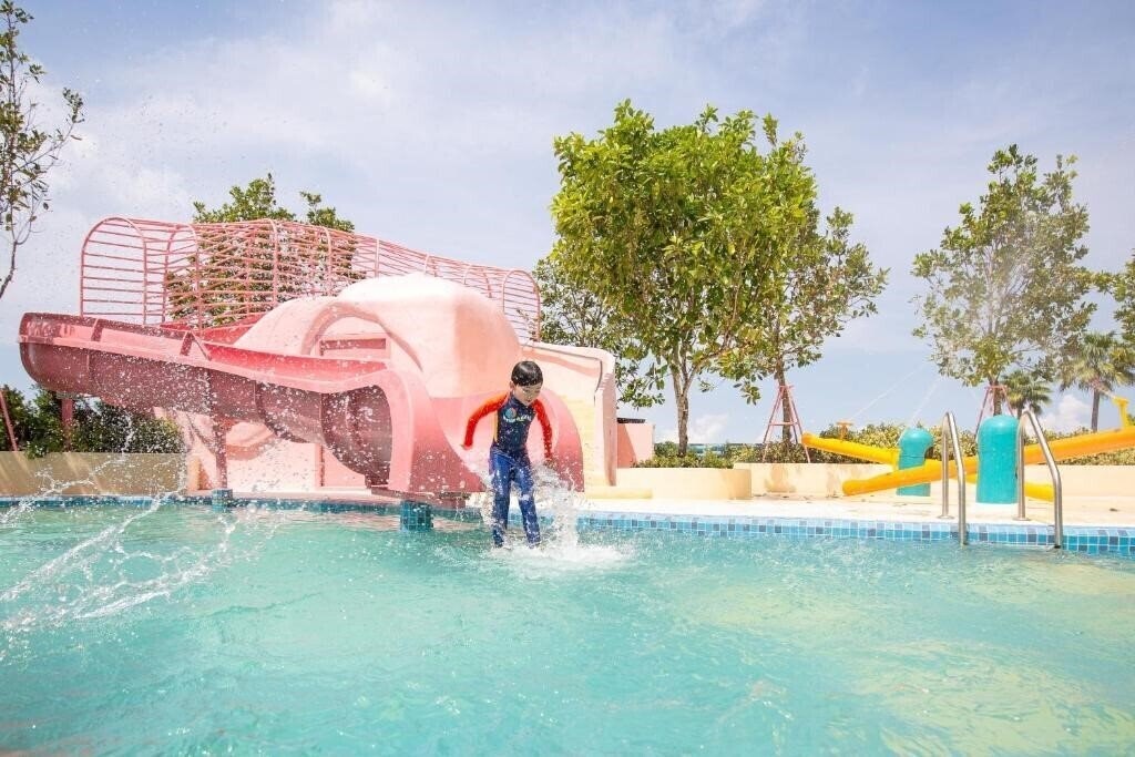 Фото Jomtien Holiday Inn Pattaya 3*