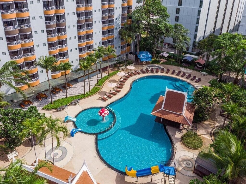 Heeton Concept Hotel Pattaya 4* қонақ үйі