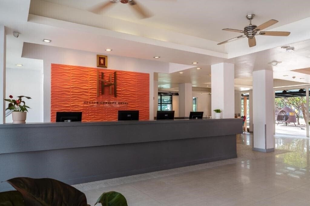 Heeton Concept Hotel Pattaya 4* суреті