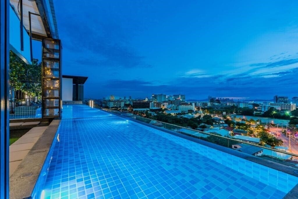 Отель T Pattaya Hotel 4*