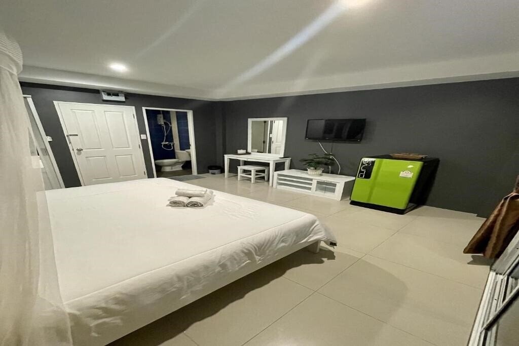 Be Rich Hotel 2* суреті