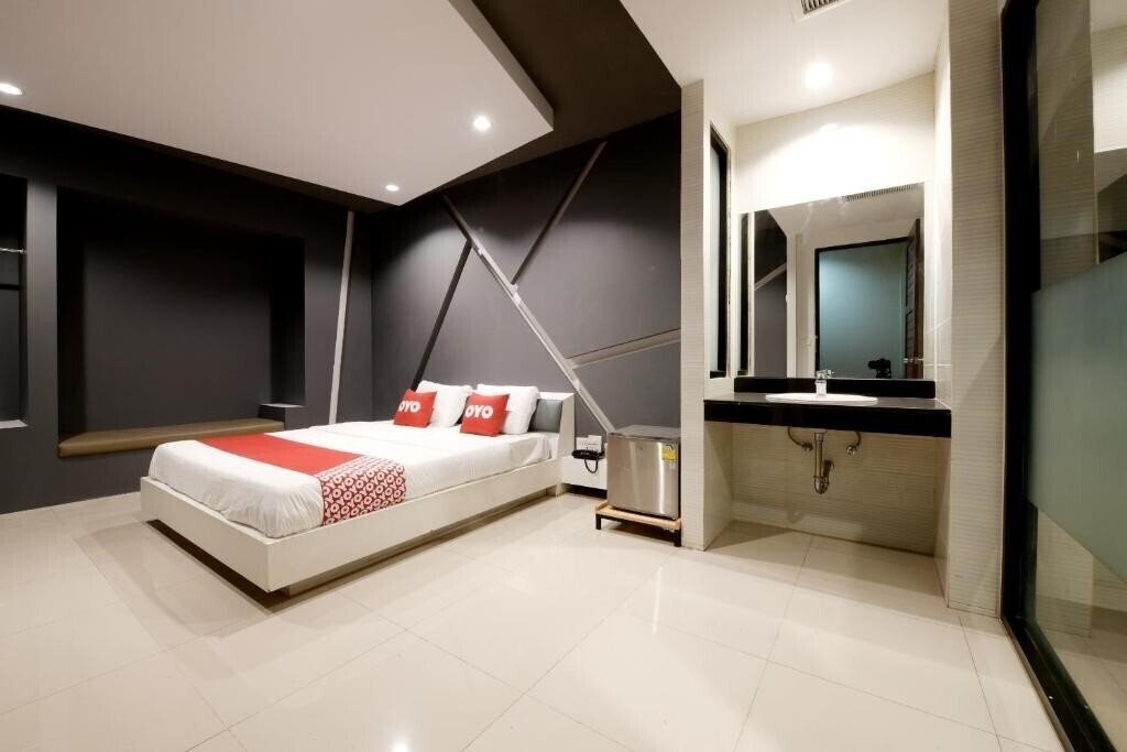 Oyo 477 Sriracha Hotel And Spa 3* суреті