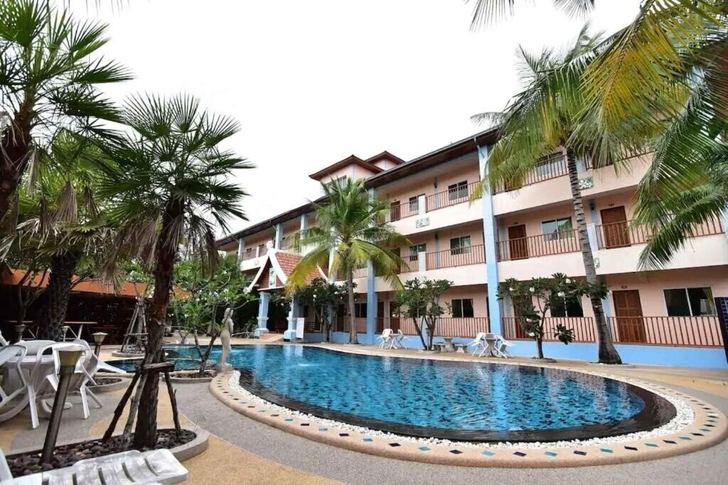 Отель Ampan Resort 2*