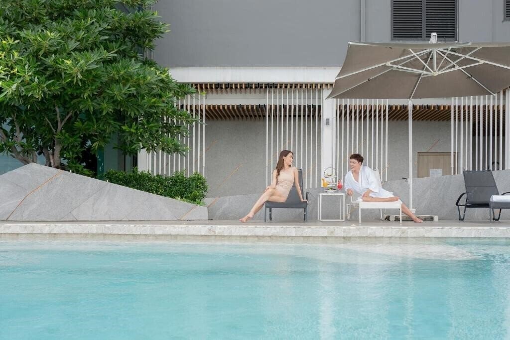 Holiday Inn & Suites Siracha Laemchabang 4* фотосуреті